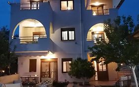 Kali Luxury Apartments -Garden-Gold-